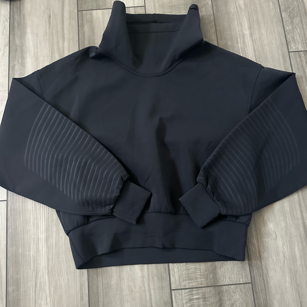 Lululemon Full Flourish Pullover